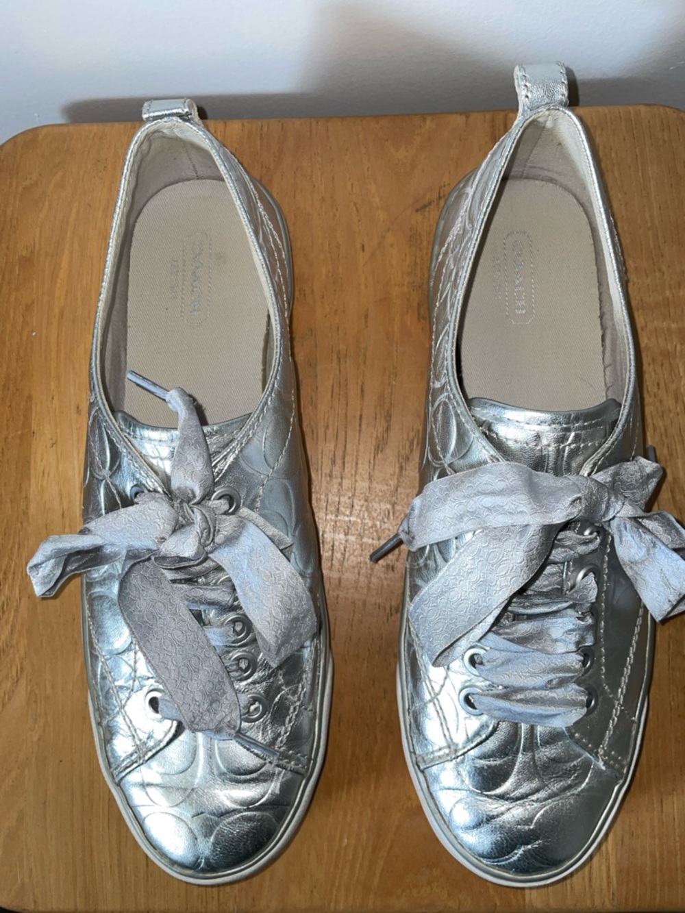 Coach Metallic Silver Quilted Ribbon Lace Sneakers Size 8 - Picture 3 of 4